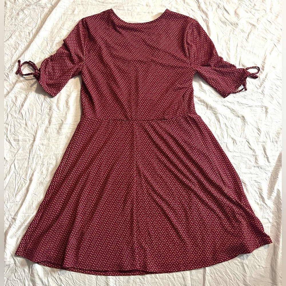 Lauren Conrad Women’s Maroon Midi Dress with Knot Sleeve Size Medium - Picture 16 of 16